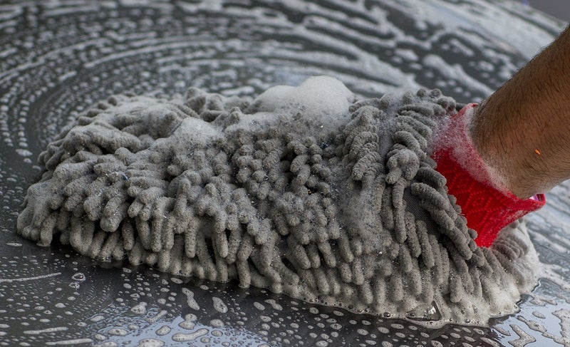 MOTHERS Premium Chenille Car Wash Mitt, Scratch and Lint Free, 2 Pack - Image 2